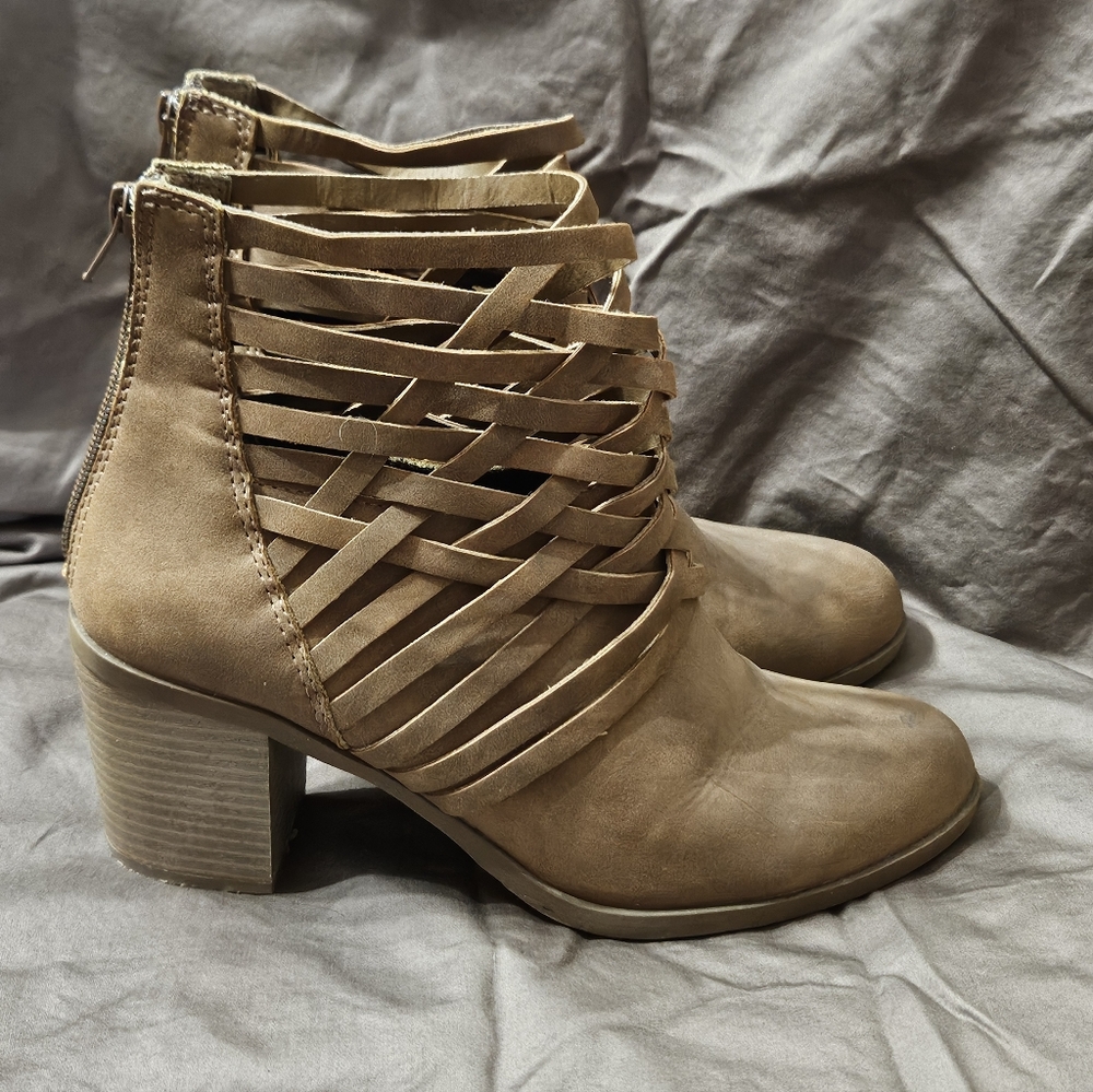 Brown Arizona Ankle Boots Size 9